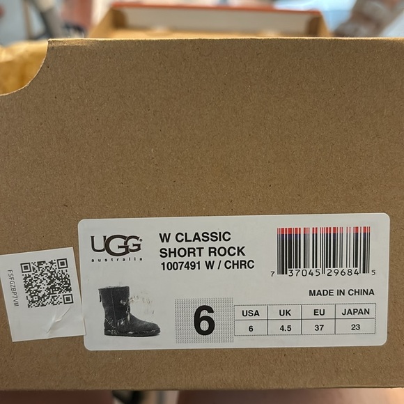 NWT Ugg Exclusive Classic Short Rock 1007491 W/CHRC Charcoal Boot USA6/EU7 - Picture 3 of 5